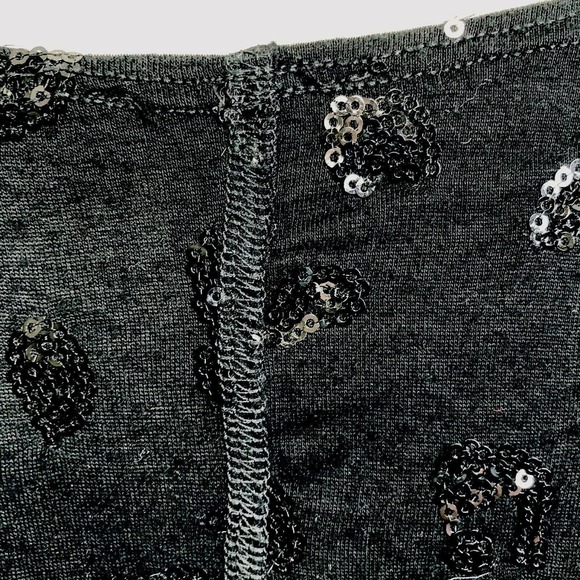 Bebe Sequin Blouse Black Slouchy Shark Bite Hem Cropped Top - Picture 5 of 9